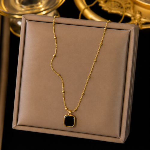 Black pendant necklace