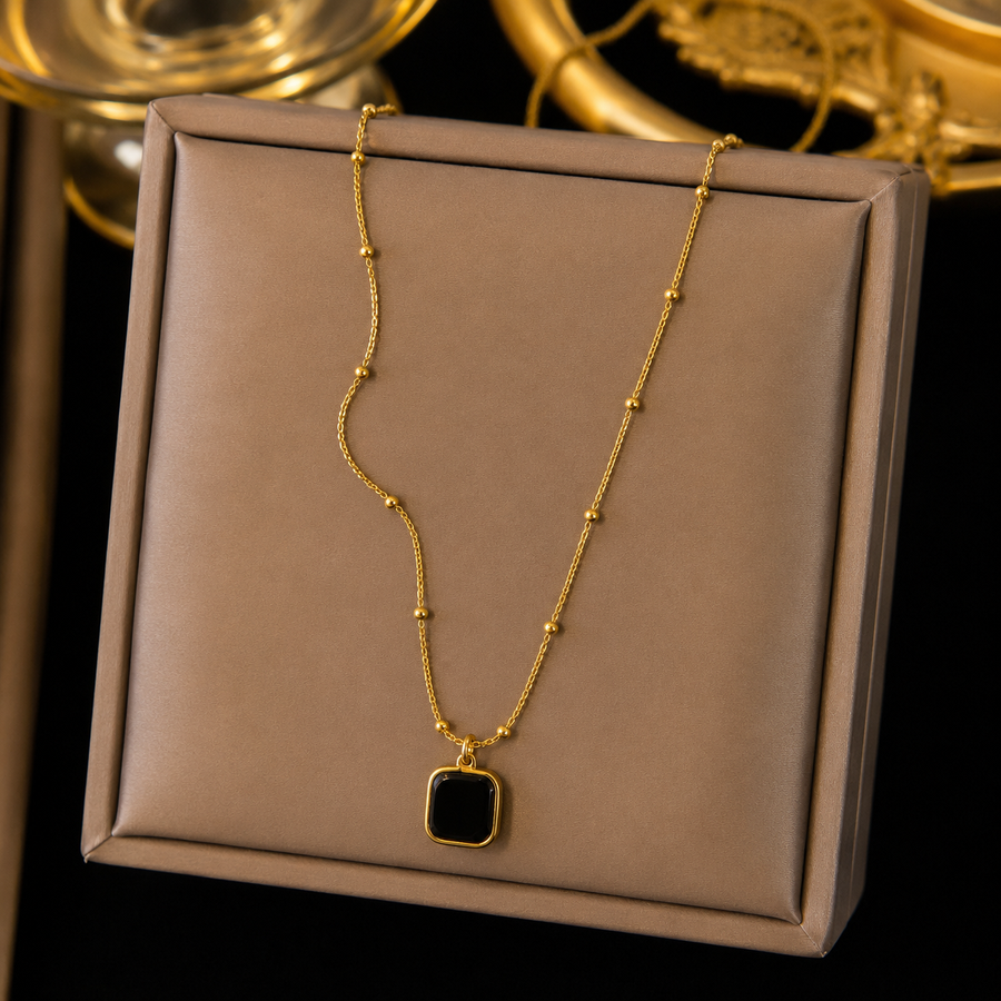 Black pendant necklace